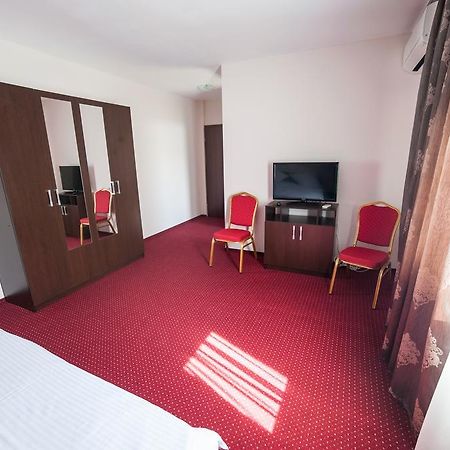 Răcarii de Jos Vatra Romana Bed & Breakfast エクステリア 写真