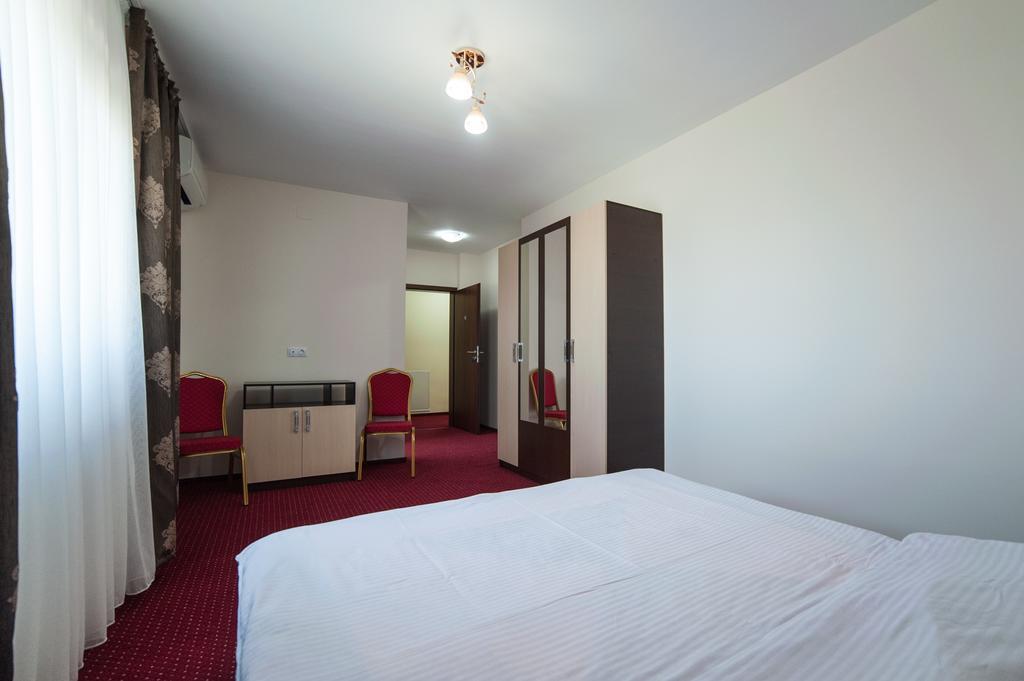 Răcarii de Jos Vatra Romana Bed & Breakfast エクステリア 写真