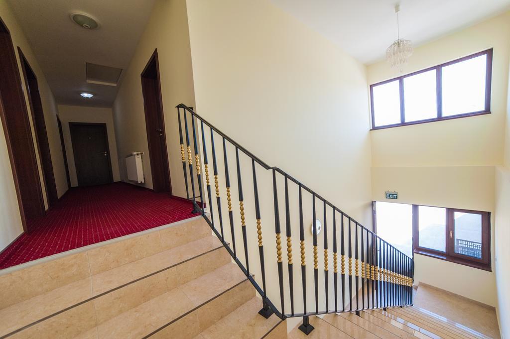 Răcarii de Jos Vatra Romana Bed & Breakfast エクステリア 写真