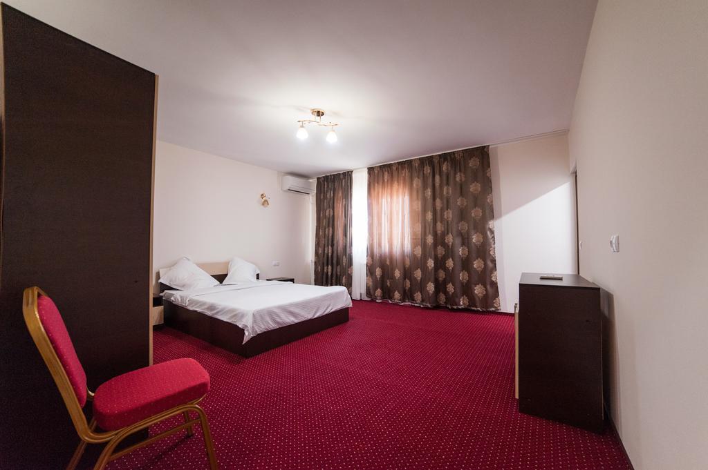 Răcarii de Jos Vatra Romana Bed & Breakfast エクステリア 写真